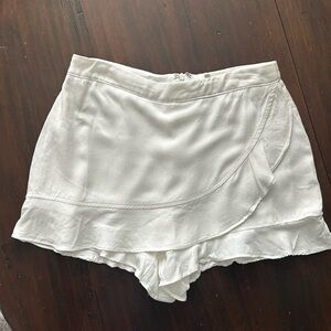 Altar’d State wrap skort- Like new - Size Small white